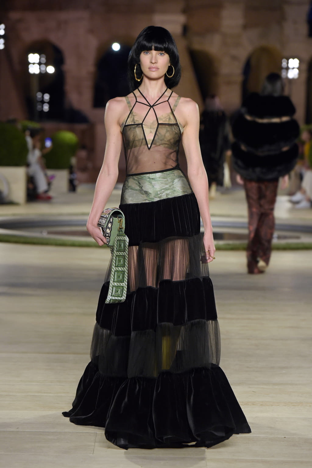 Fashion Week Milan Fall/Winter 2019 look 15 from the Fendi collection couture