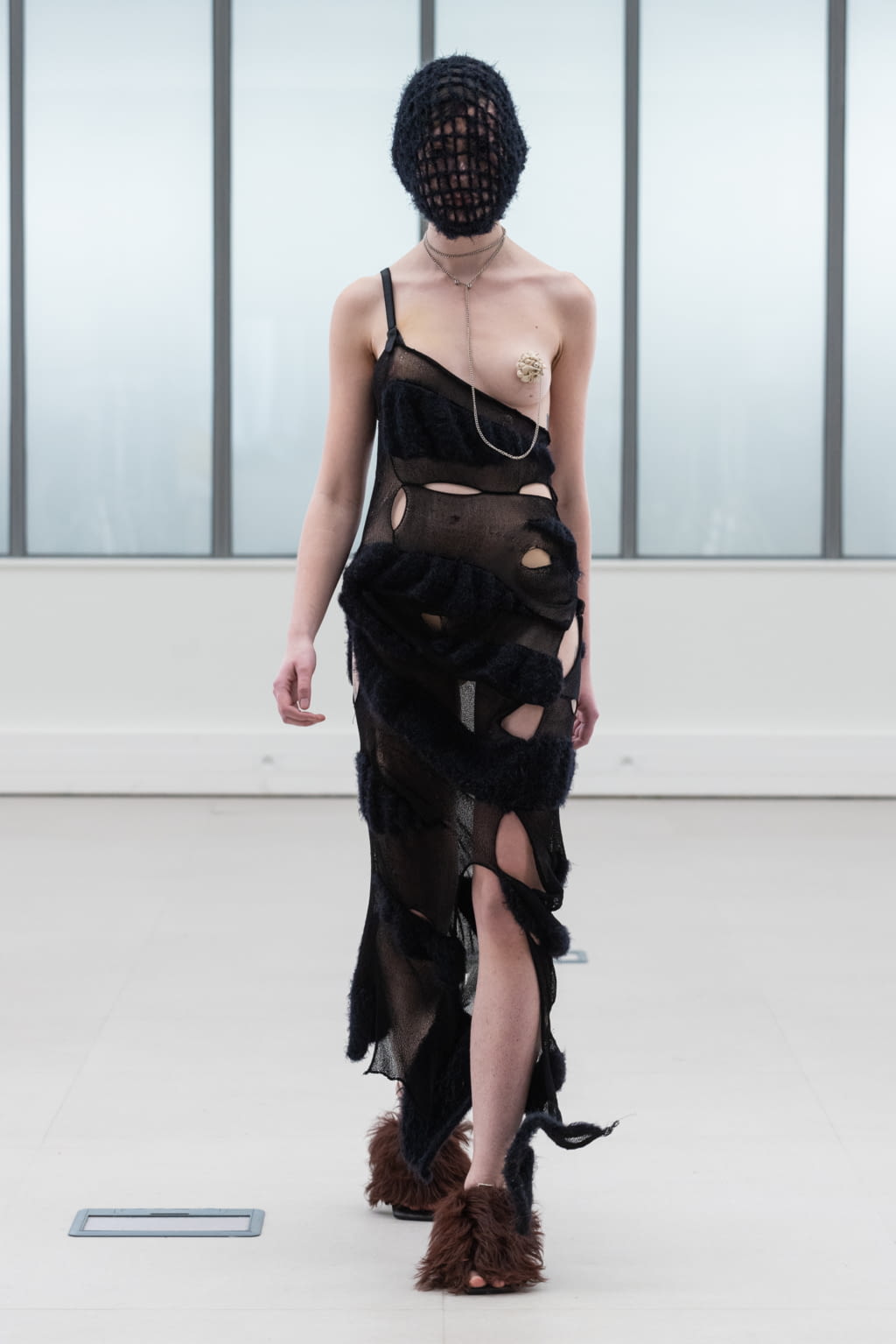 Fashion Week Paris Fall/Winter 2022 look 15 from the IFM PARIS collection 女装