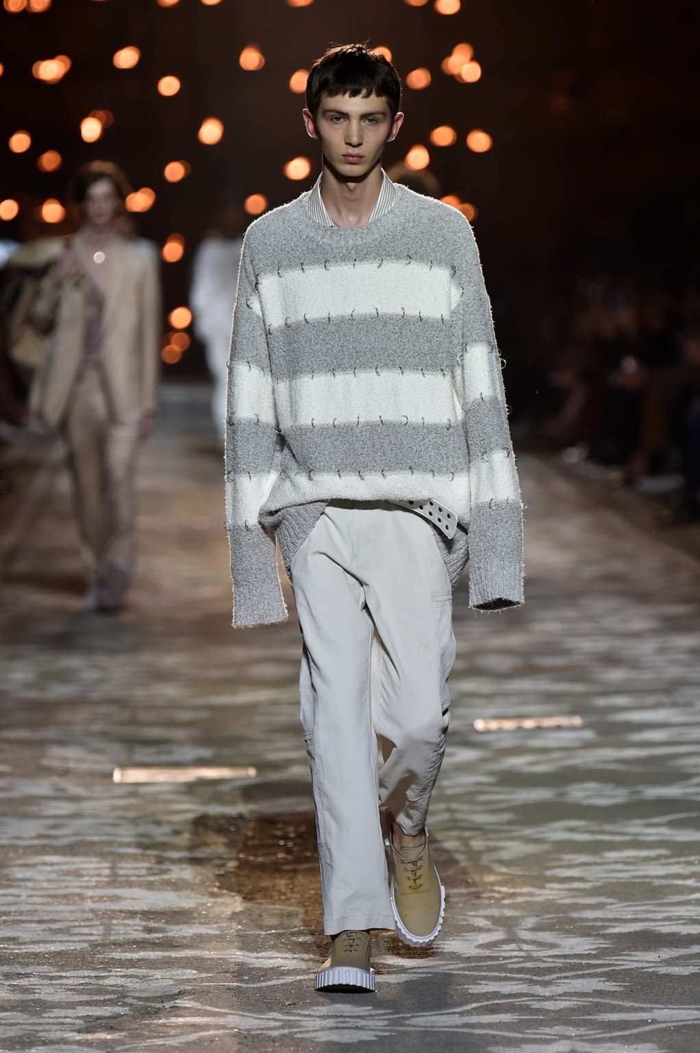 Fashion Week Florence Spring/Summer 2018 look 15 from the HUGO collection 男装