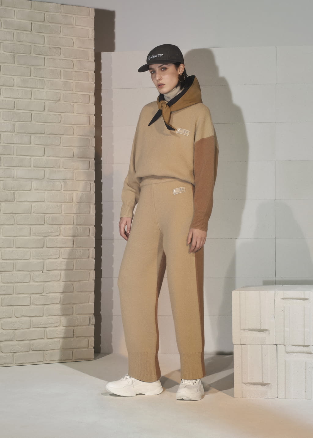 Fashion Week Paris Fall/Winter 2019 look 15 from the Maison Kitsuné collection womenswear