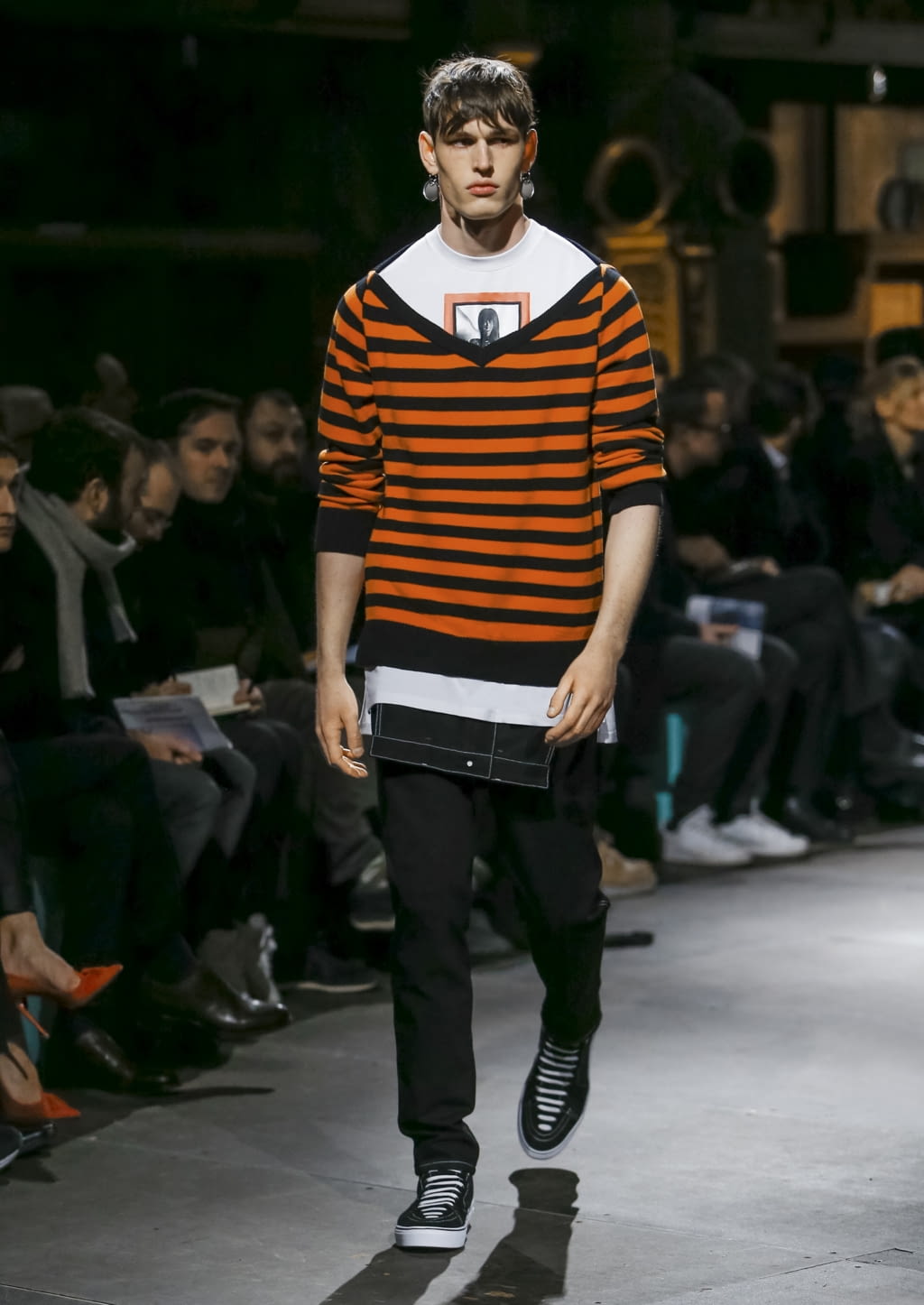 Fashion Week Paris Fall/Winter 2017 look 15 from the Givenchy collection menswear