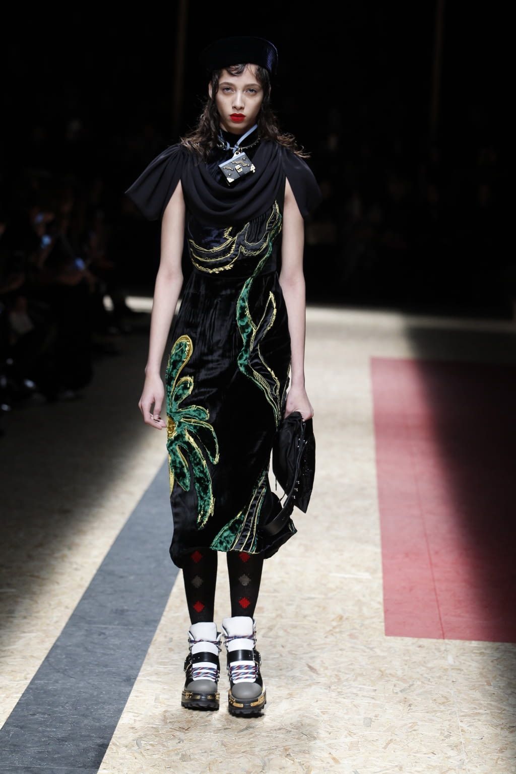 Fashion Week Milan Fall/Winter 2016 look 15 from the Prada collection 女装