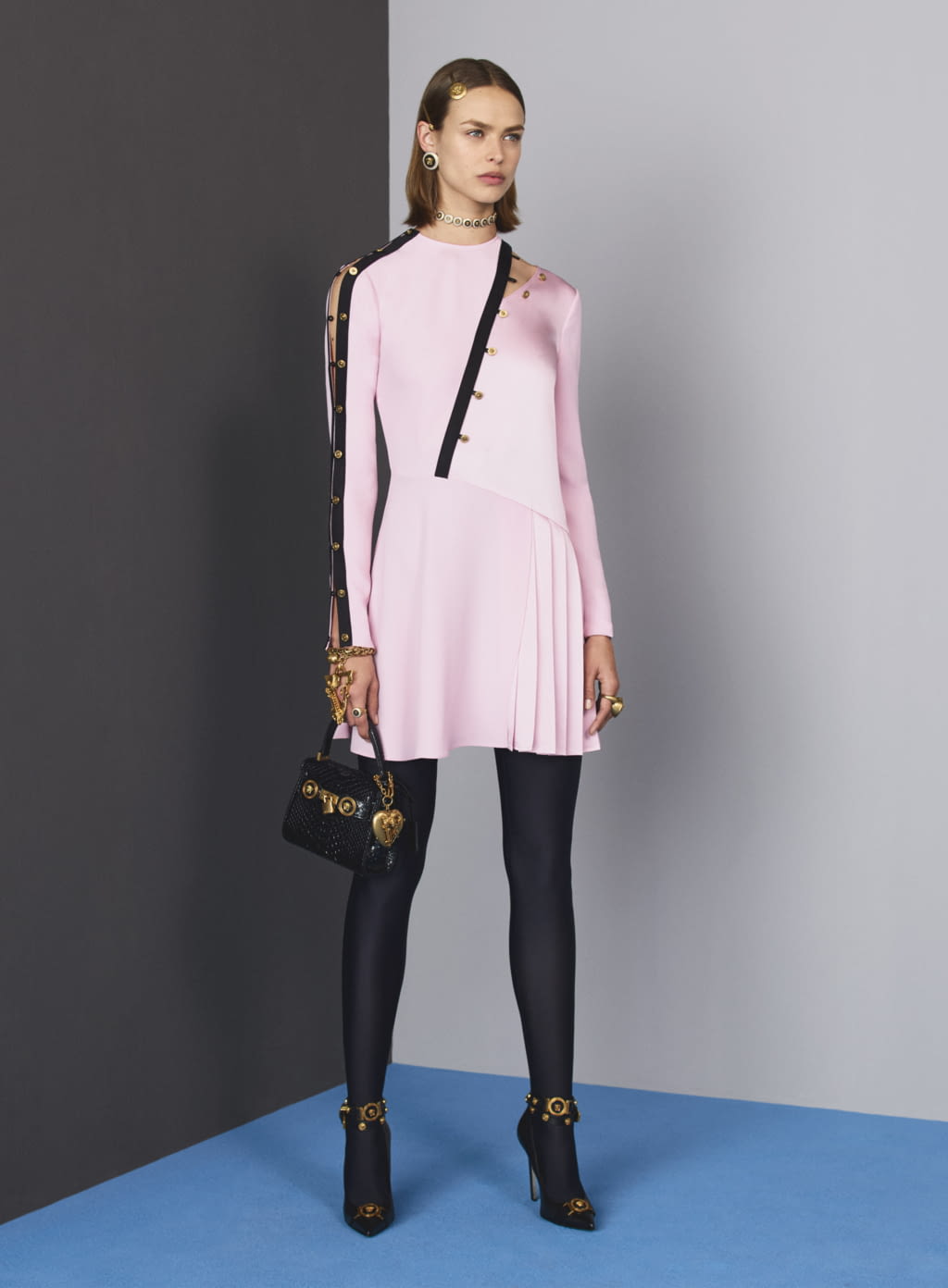 Fashion Week Milan Pre-Fall 2018 look 15 from the Versace collection womenswear