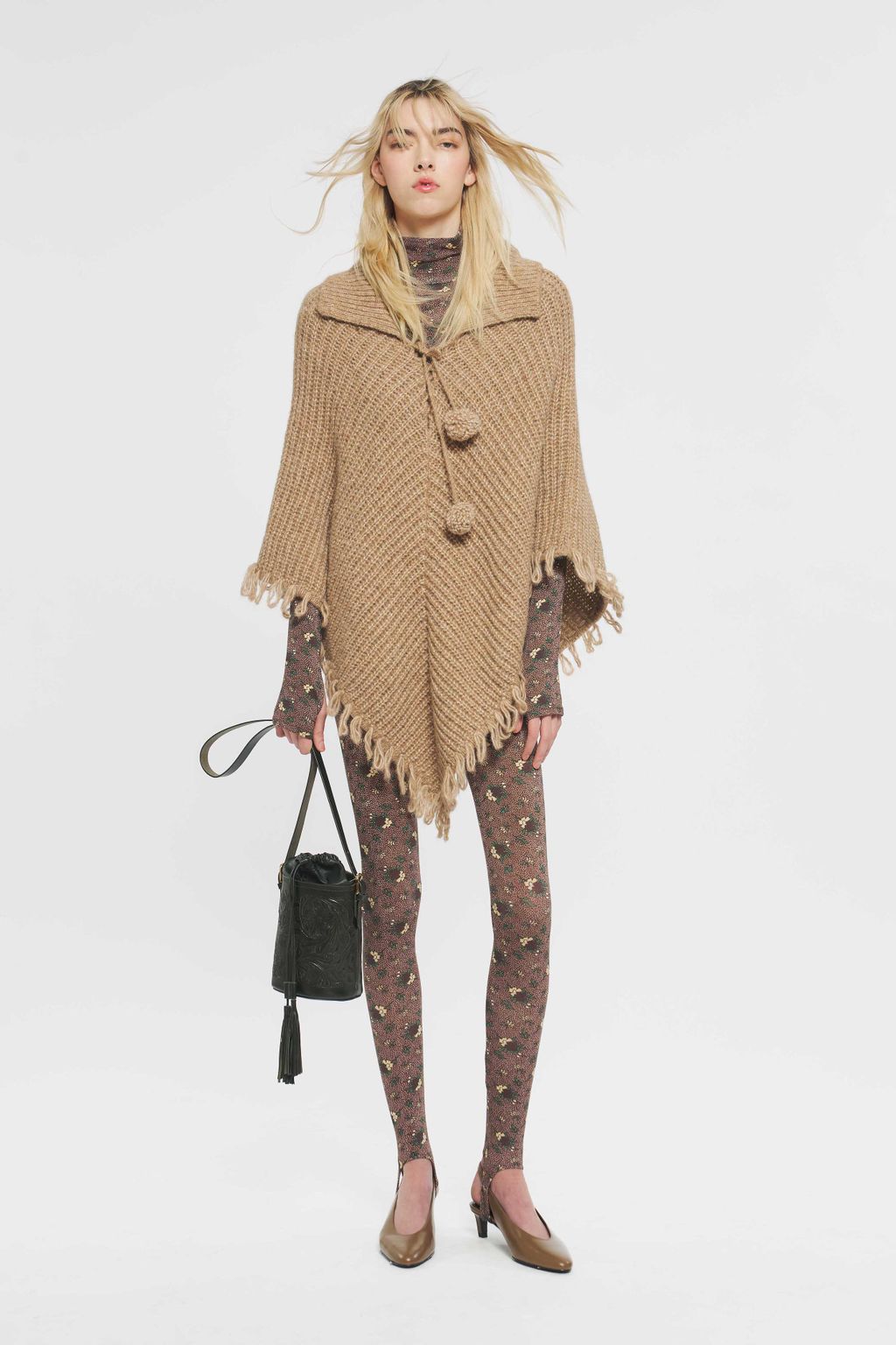 Fashion Week Paris Fall/Winter 2024 look 15 de la collection Antik Batik womenswear