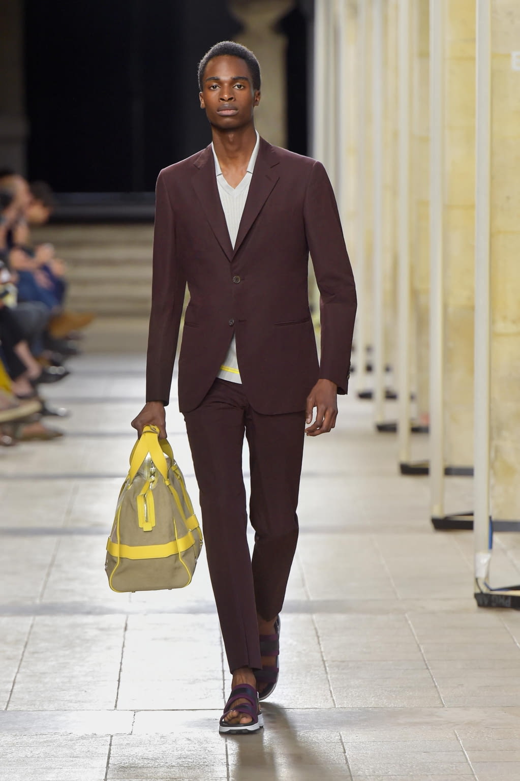 Fashion Week Paris Spring/Summer 2017 look 15 from the Hermès collection menswear