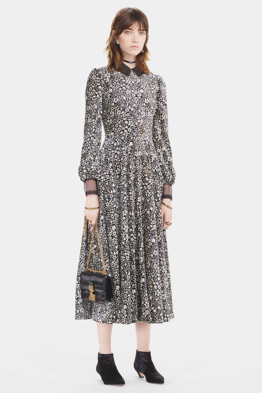 Fashion Week Paris Pre-Fall 2017 look 16 from the Christian Dior collection womenswear