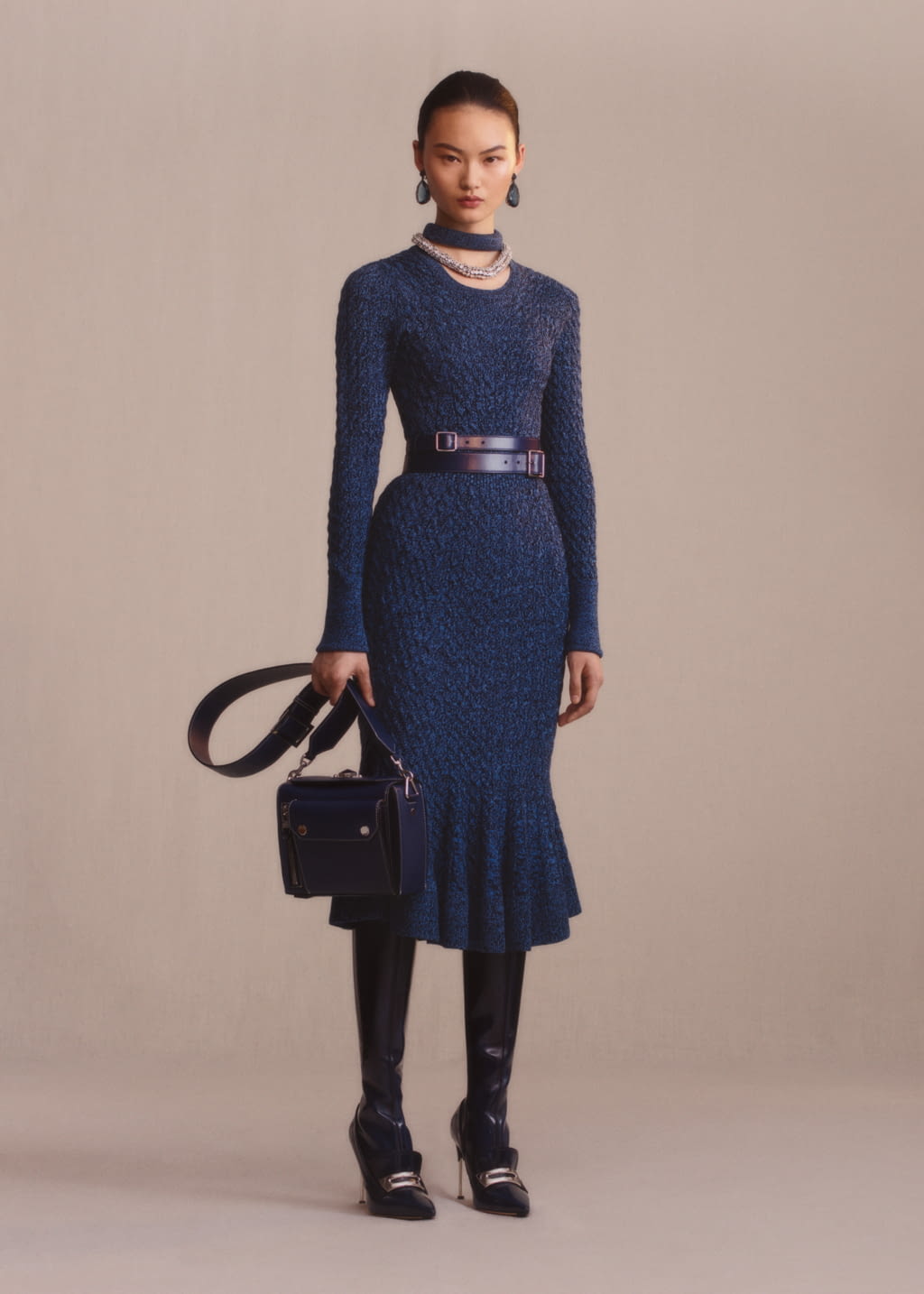 Fashion Week London Pre-Fall 2019 look 16 from the Alexander McQueen collection womenswear