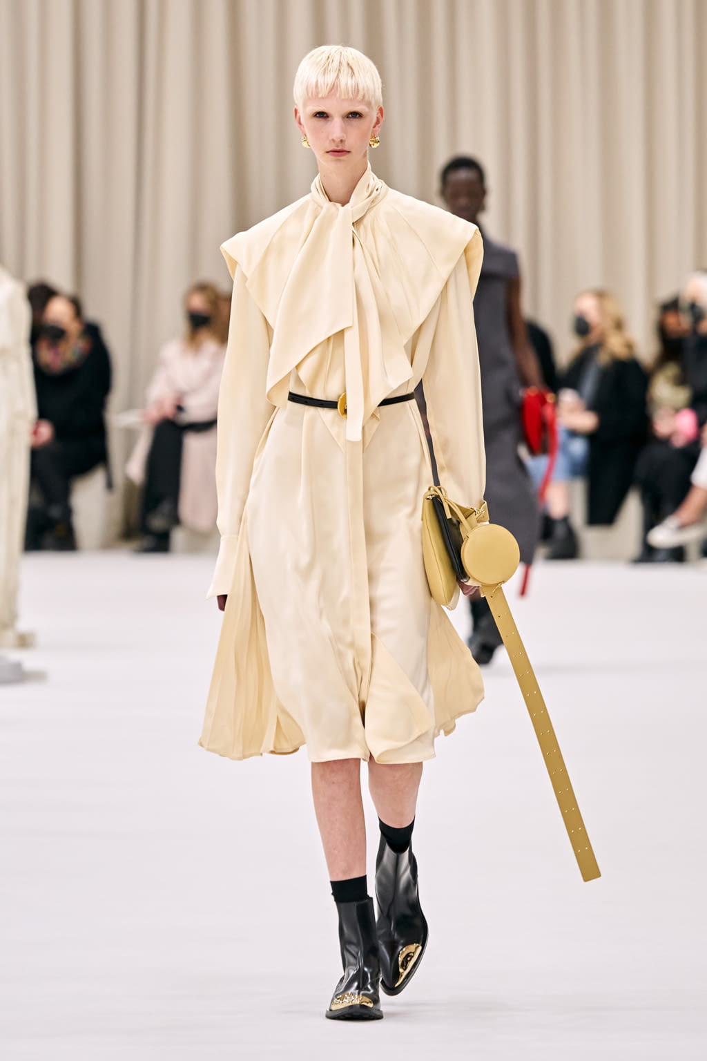Fashion Week Milan Fall/Winter 2022 look 16 from the Jil Sander collection womenswear