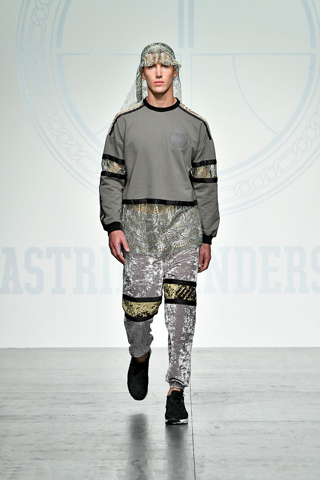 Fashion Week London Spring/Summer 2018 look 16 from the Astrid Andersen collection menswear