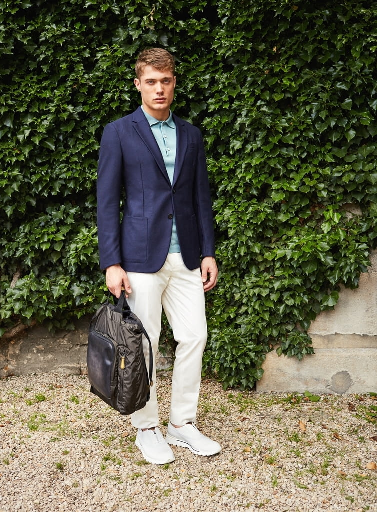 Fashion Week Paris Spring/Summer 2017 look 16 from the Berluti collection 男装