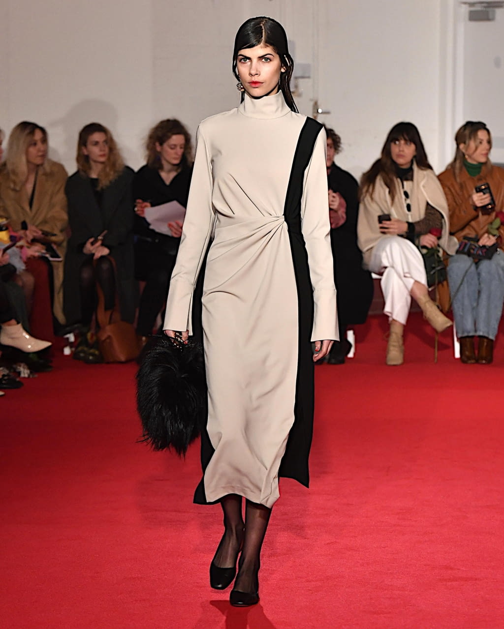 Fashion Week London Fall/Winter 2020 look 3 from the 16Arlington collection womenswear