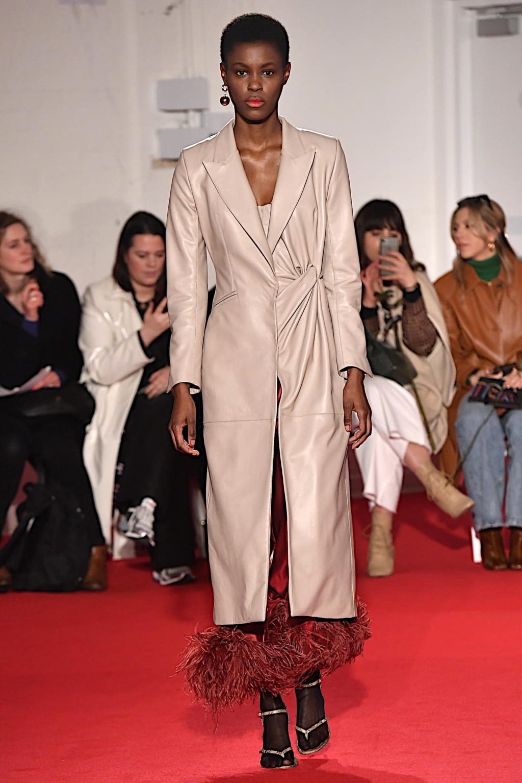 Fashion Week London Fall/Winter 2020 look 17 from the 16Arlington collection 女装