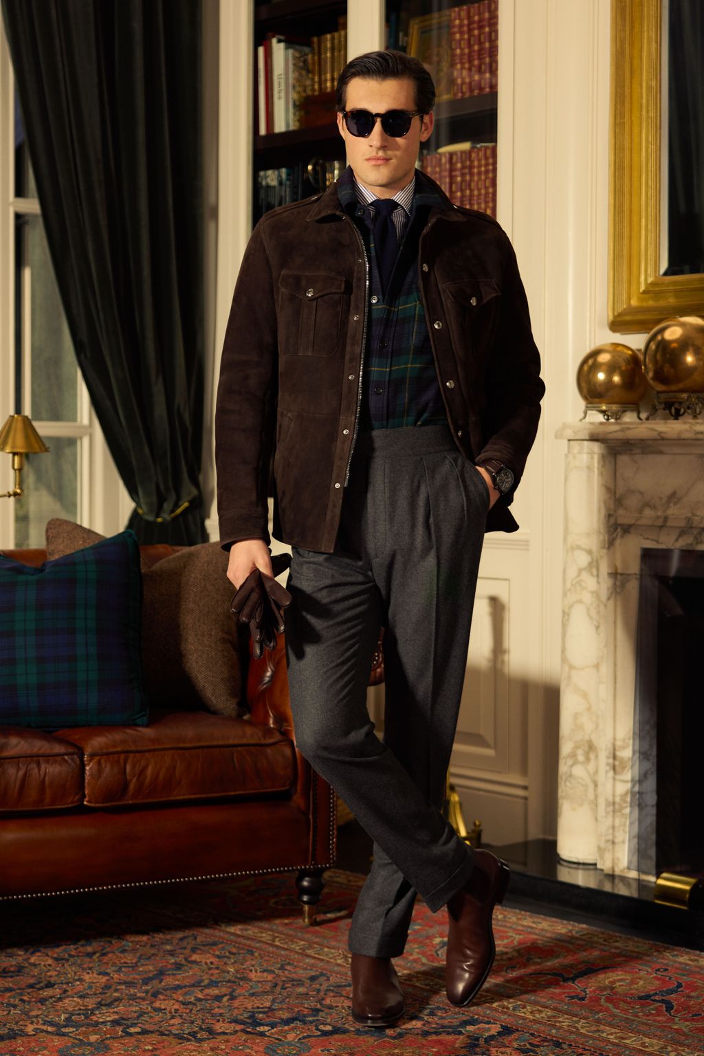 Fashion Week New York Fall/Winter 2024 look 16 from the Ralph Lauren Purple Label collection 男装