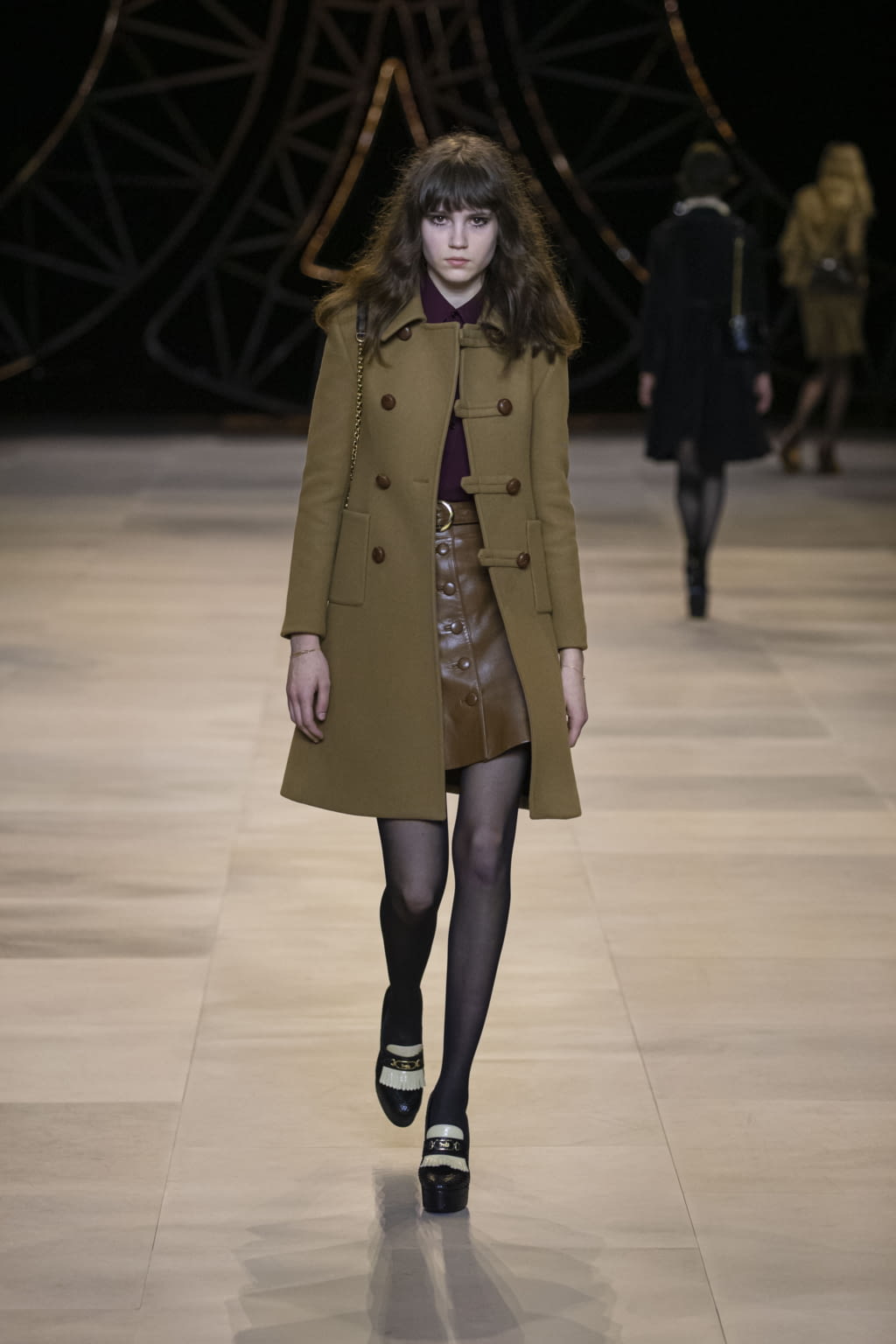 Fashion Week Paris Fall/Winter 2020 look 16 de la collection Celine womenswear