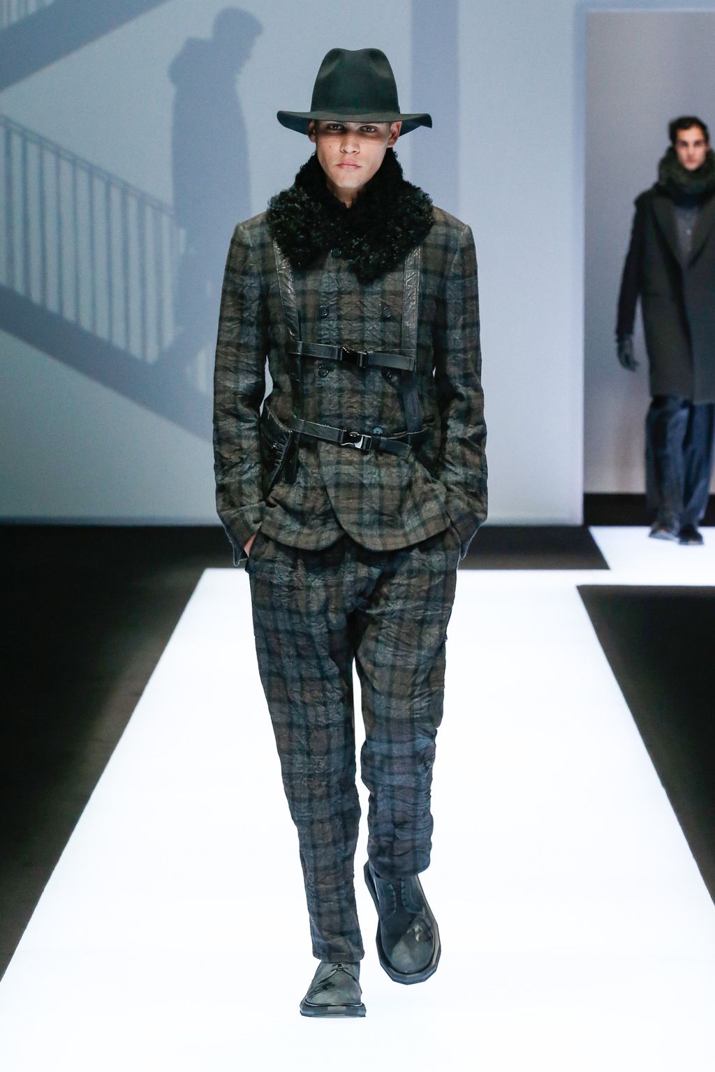 Fashion Week Milan Fall/Winter 2017 look 16 from the Emporio Armani collection menswear