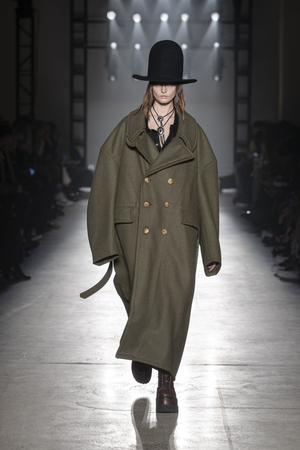 Fashion Week New York Fall/Winter 2020 look 16 from the R13 collection womenswear