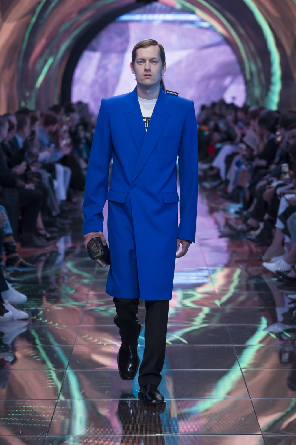 Fashion Week Paris Spring/Summer 2019 look 15 de la collection Balenciaga menswear