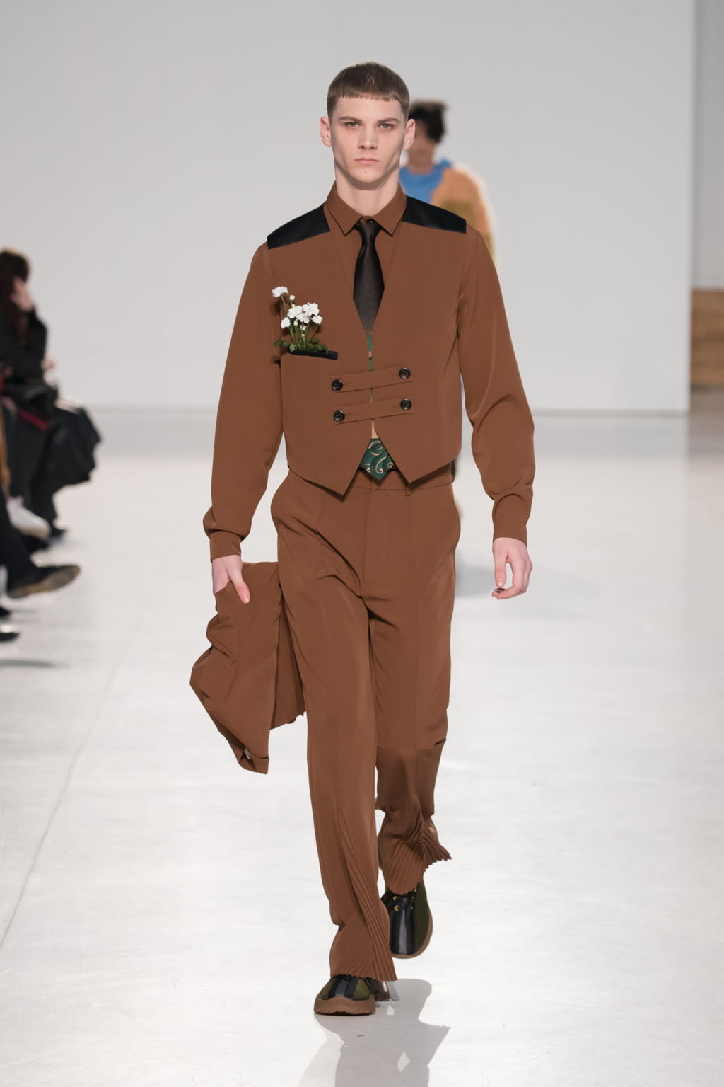 Fashion Week Milan Fall/Winter 2020 look 16 from the Marco de Vincenzo collection menswear