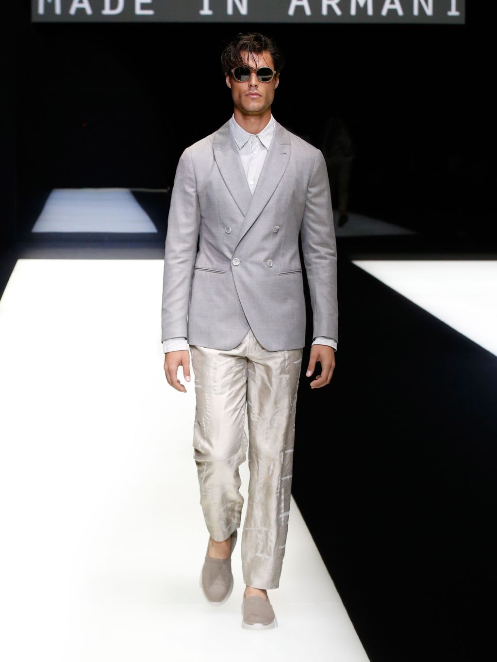 Fashion Week Milan Spring/Summer 2018 look 15 de la collection Giorgio Armani menswear