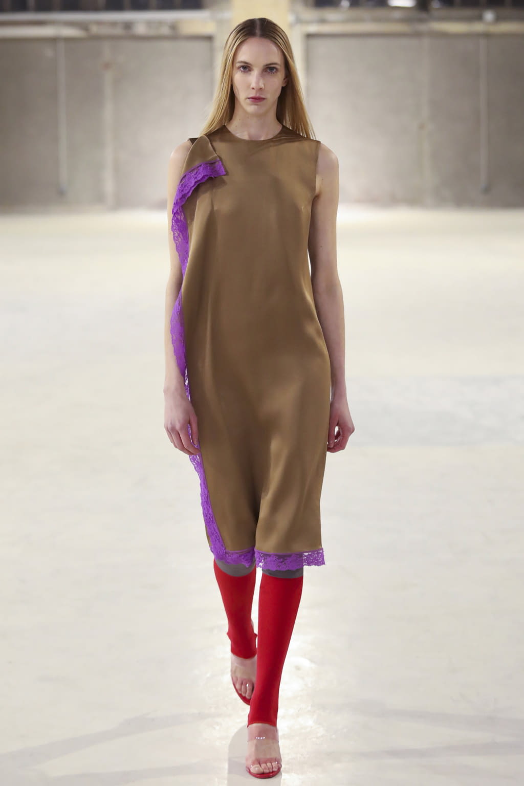 Fashion Week Paris Fall/Winter 2021 look 16 from the Atlein collection womenswear