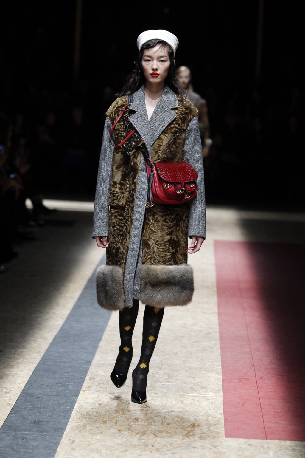 Fashion Week Milan Fall/Winter 2016 look 16 from the Prada collection 女装