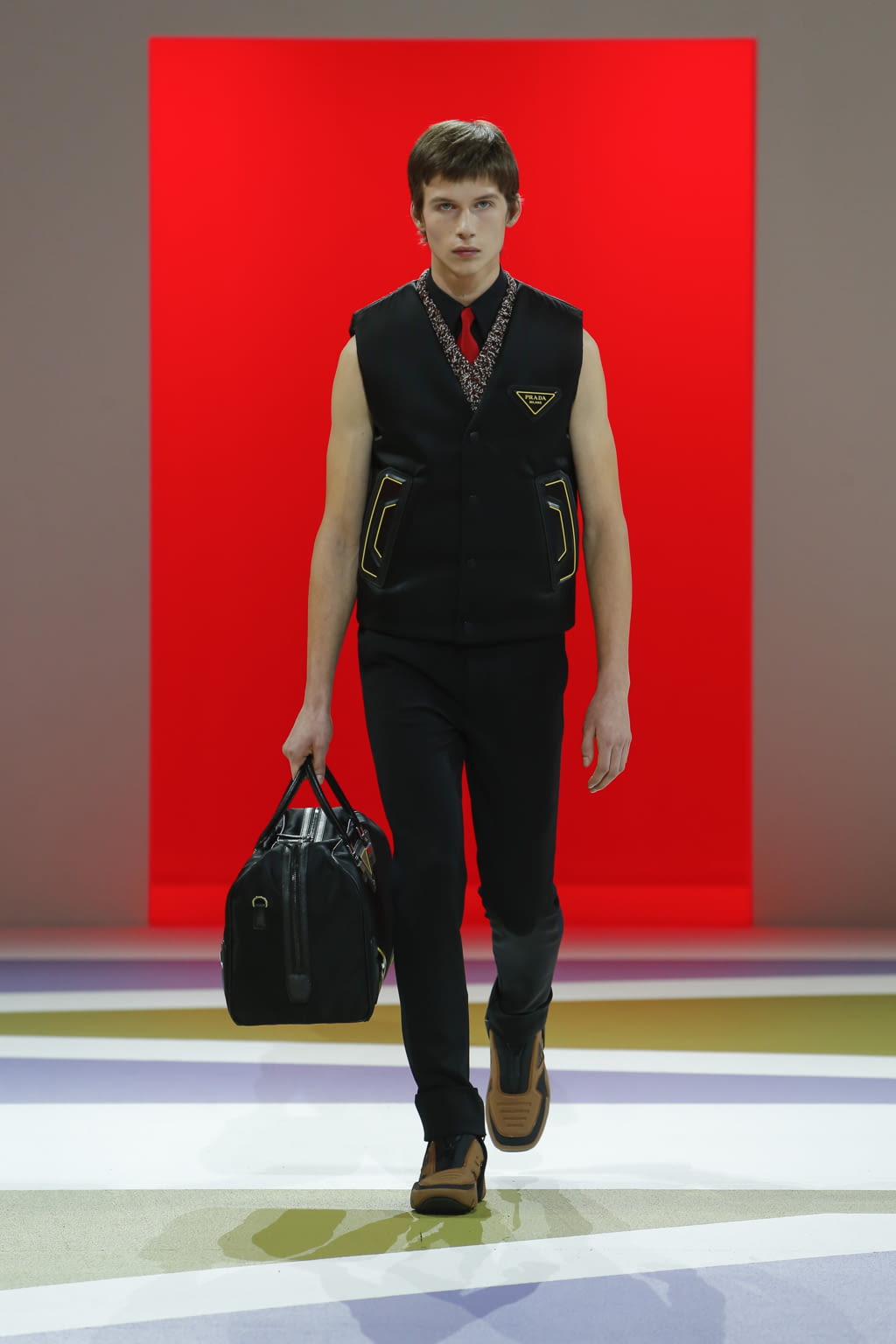 Fashion Week Milan Fall/Winter 2020 look 16 from the Prada collection 男装
