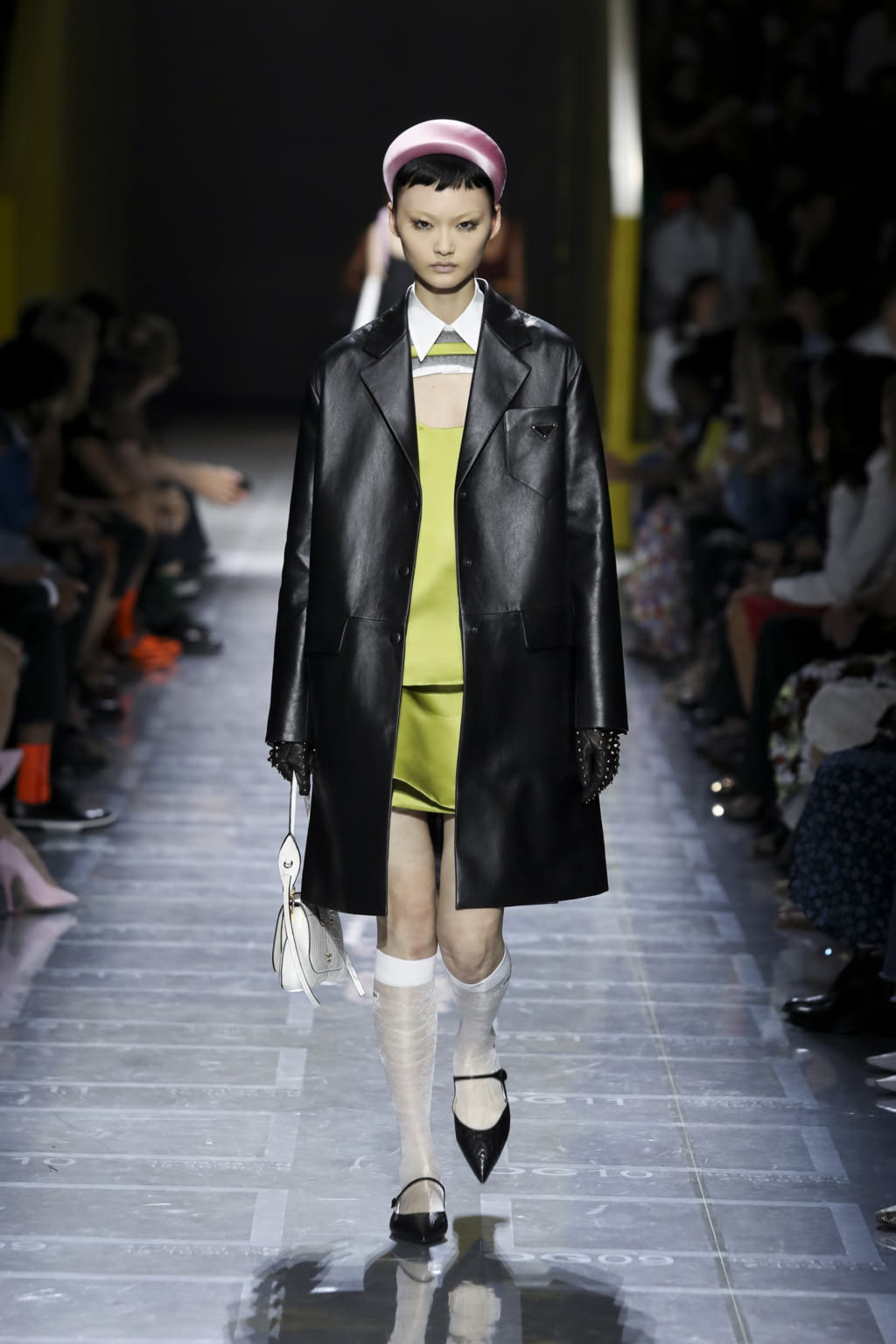 Fashion Week Milan Spring/Summer 2019 look 16 from the Prada collection 女装