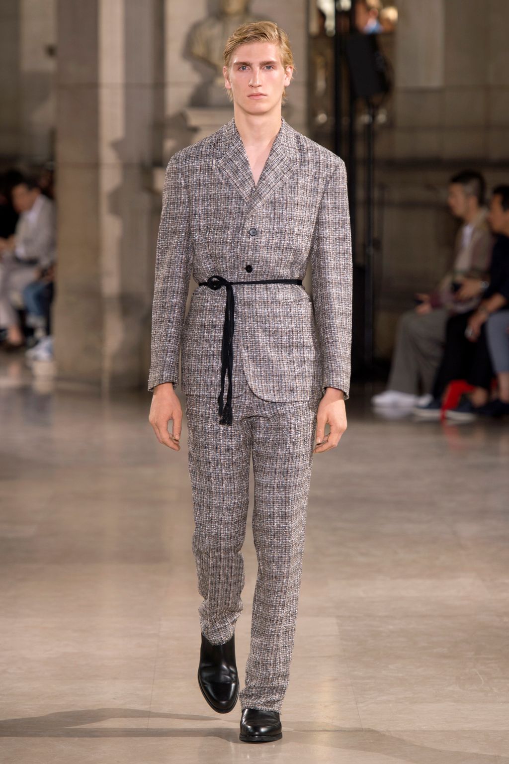 Fashion Week Paris Spring/Summer 2017 look 16 from the Maison Margiela collection 男装