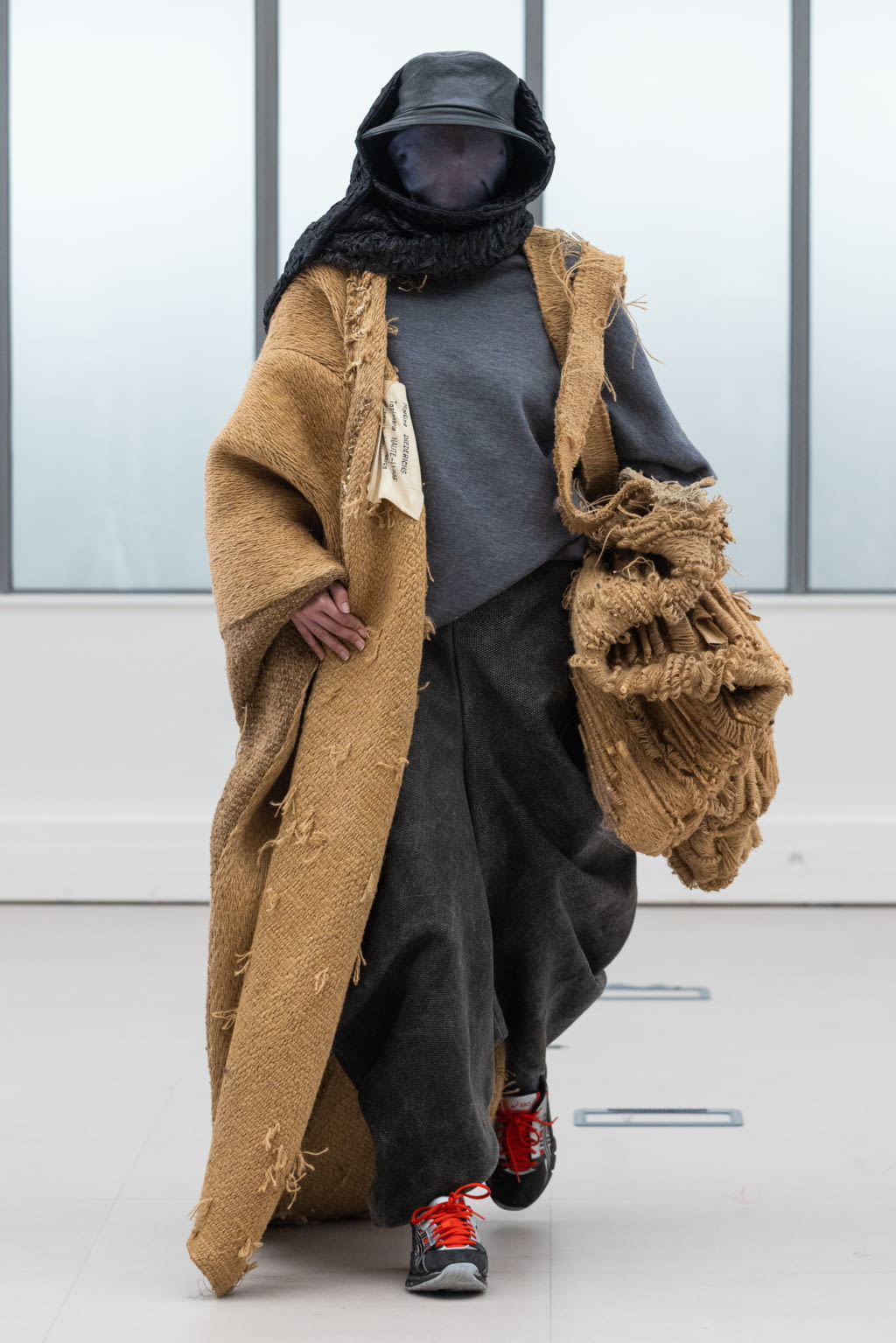 Fashion Week Paris Fall/Winter 2022 look 167 from the IFM PARIS collection womenswear