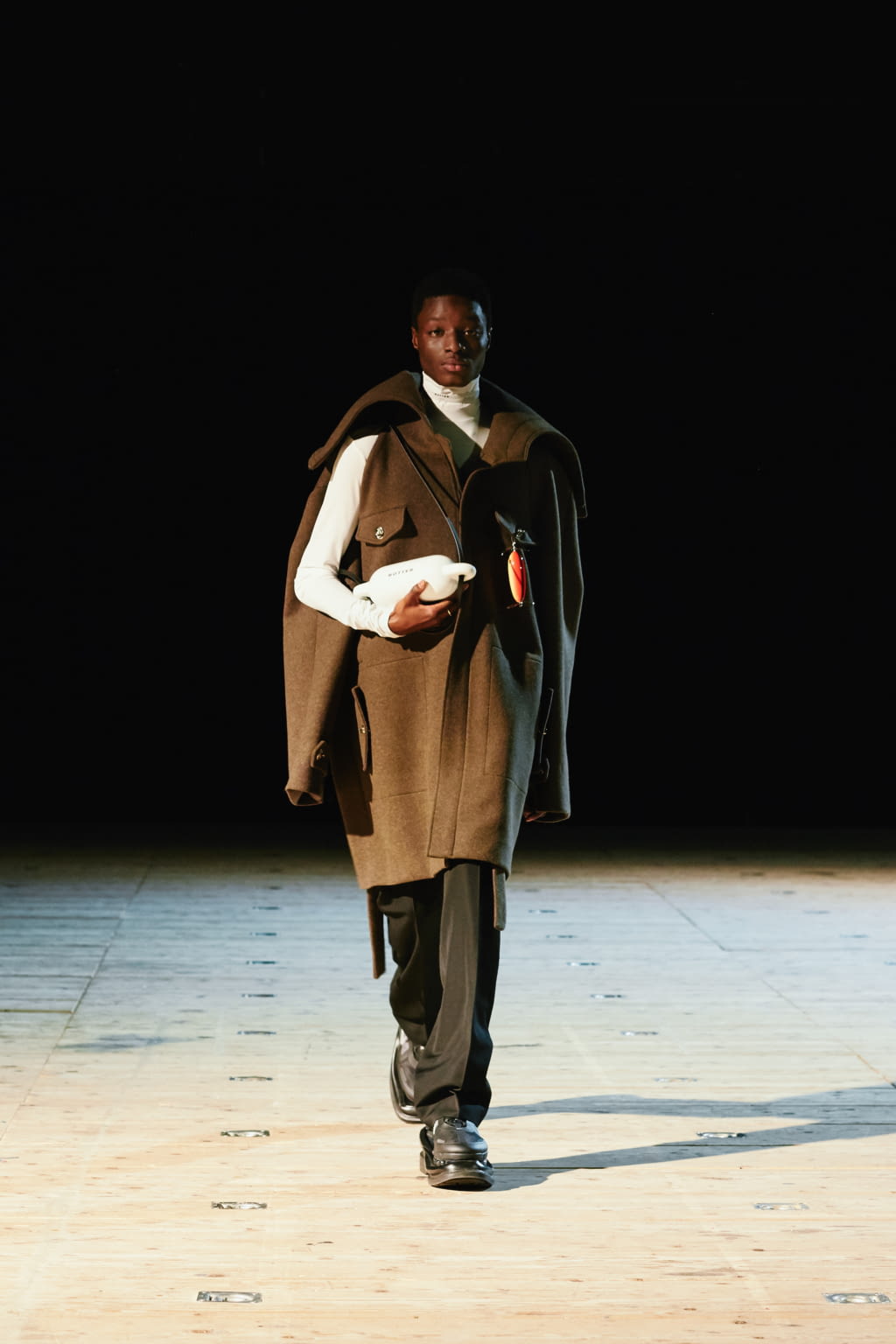 Fashion Week Paris Fall/Winter 2021 look 16 from the Botter collection 男装