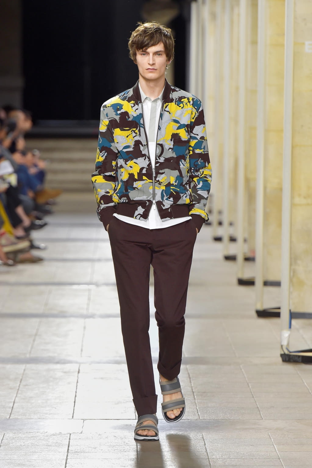 Fashion Week Paris Spring/Summer 2017 look 16 from the Hermès collection menswear