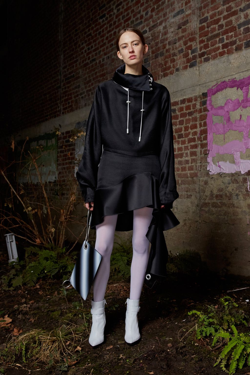 Fashion Week Paris Pre-Fall 2017 look 17 from the Off-White collection womenswear