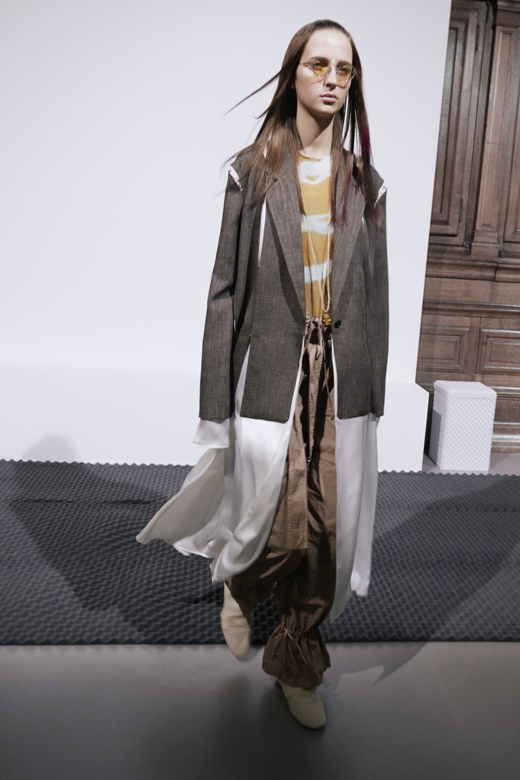Fashion Week Paris Resort 2017 look 17 from the Acne Studios collection womenswear