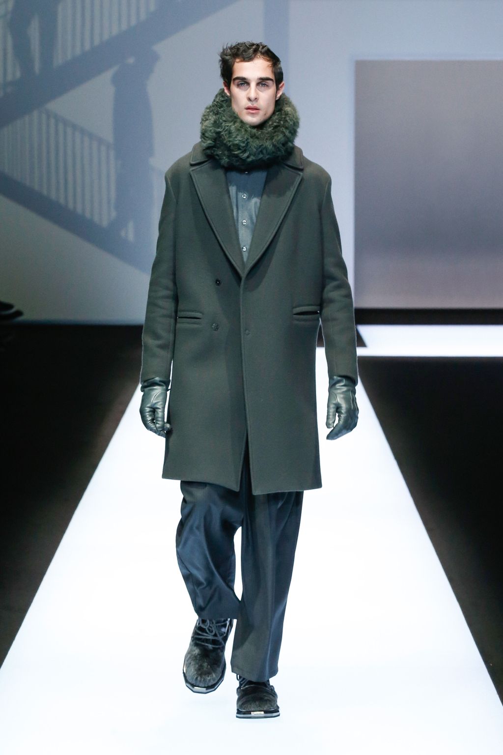 Fashion Week Milan Fall/Winter 2017 look 17 from the Emporio Armani collection menswear