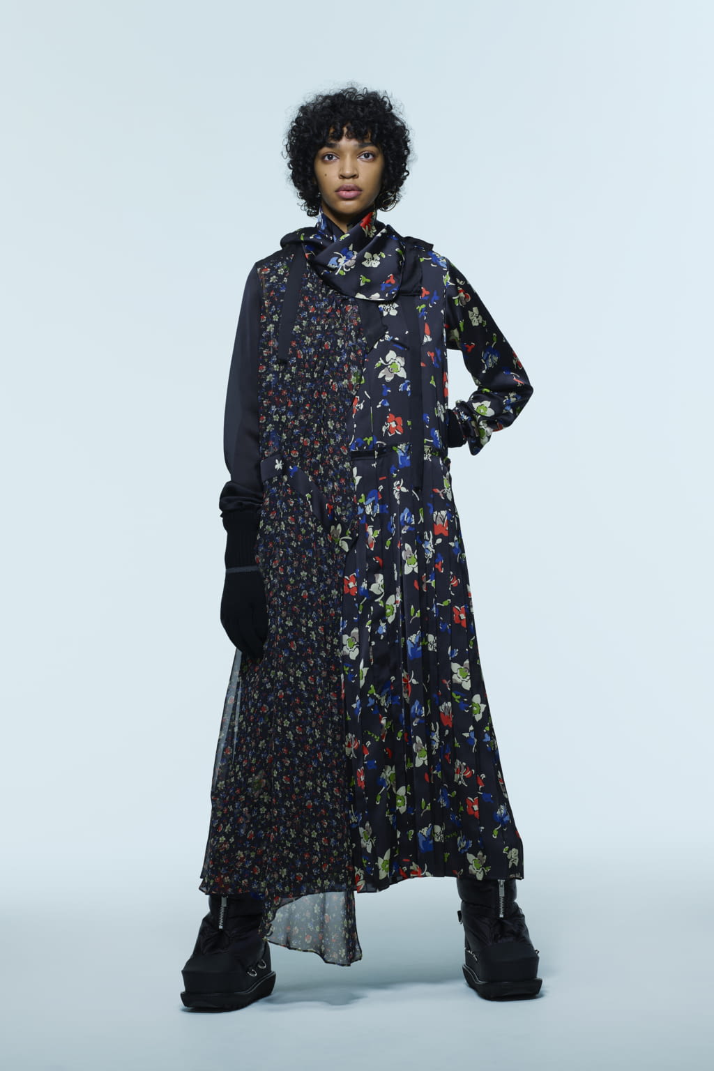 Fashion Week Paris Pre-Fall 2022 look 17 from the Sacai collection 女装