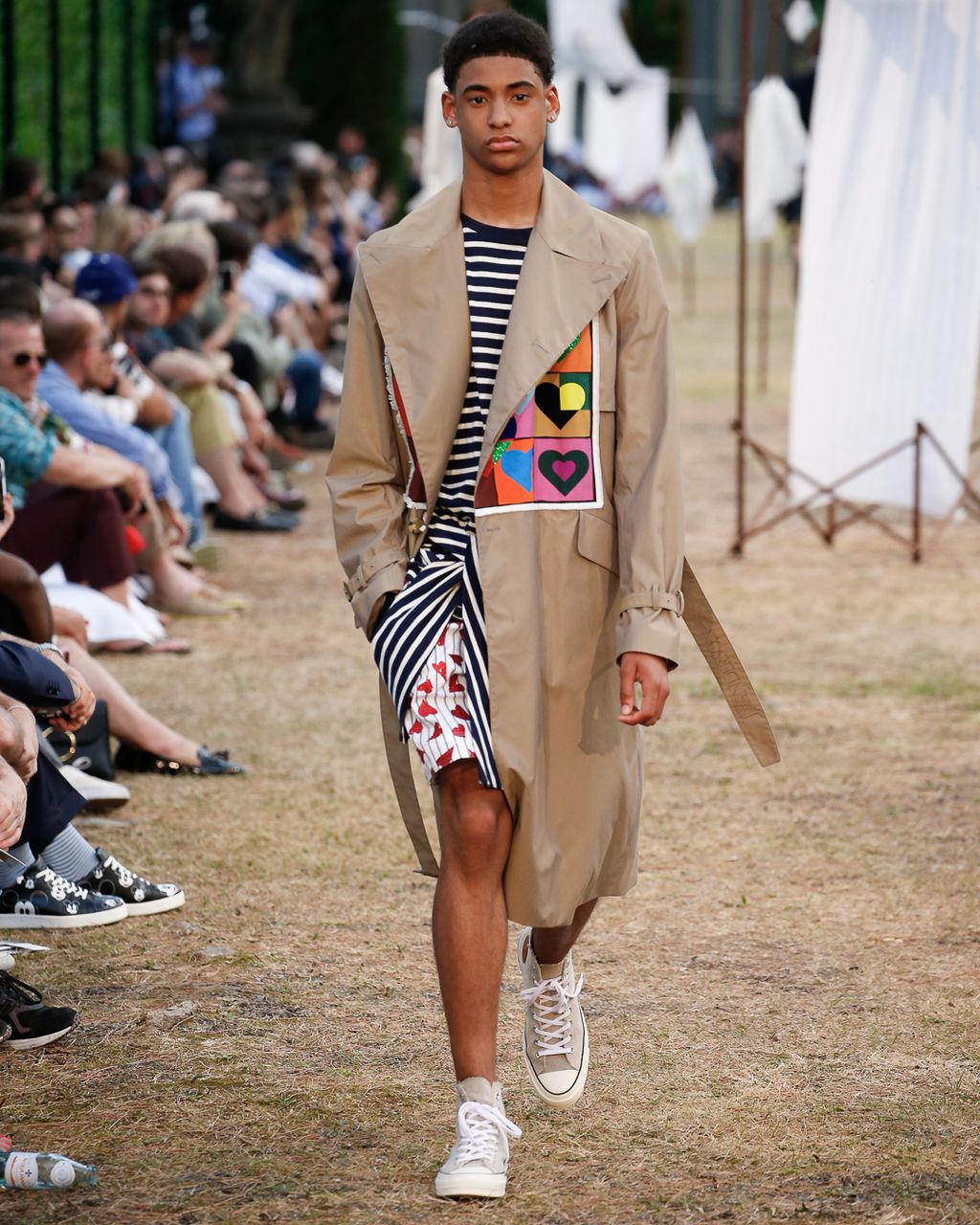 Fashion Week London Spring/Summer 2018 look 17 from the JW Anderson collection 男装