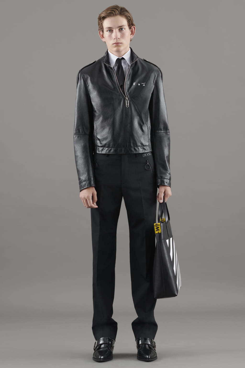 Fashion Week Paris Resort 2021 look 17 from the Off-White collection 男装