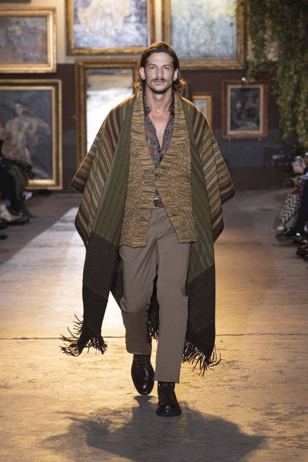 Fashion Week Milan Fall/Winter 2020 look 17 from the Etro collection 男装