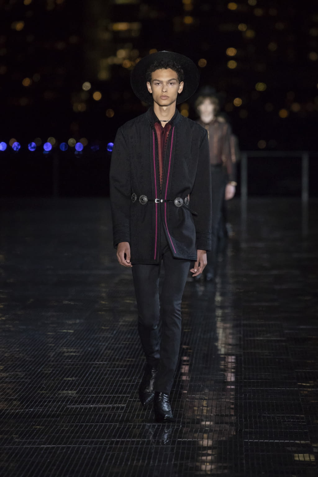 Fashion Week New York Spring/Summer 2019 look 17 from the Saint Laurent collection 男装