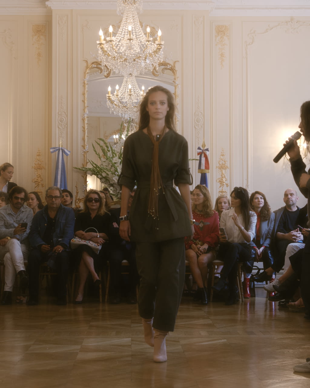 Fashion Week Paris Spring/Summer 2018 look 17 from the Vanessa Seward collection womenswear