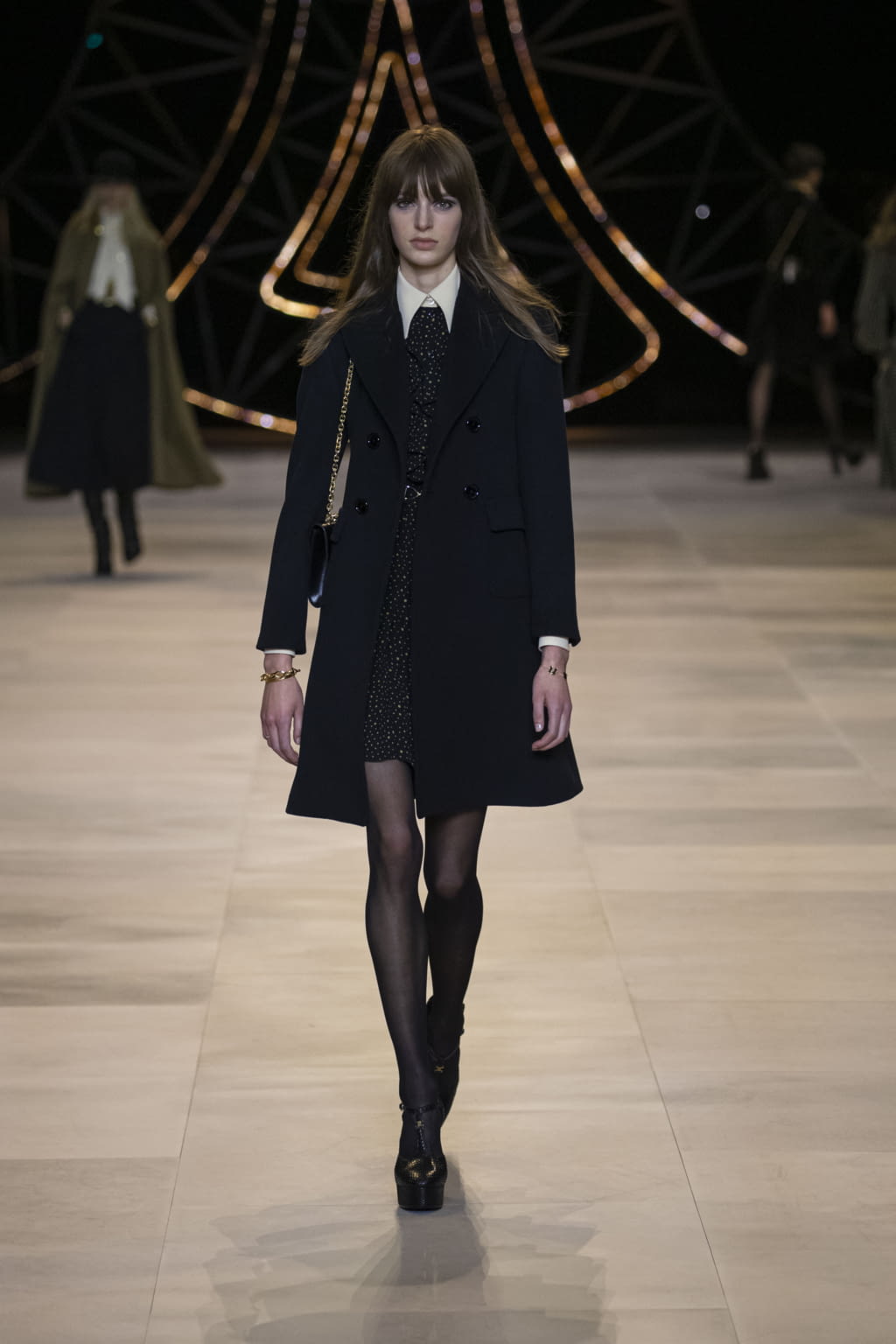 Fashion Week Paris Fall/Winter 2020 look 17 from the Celine collection 女装