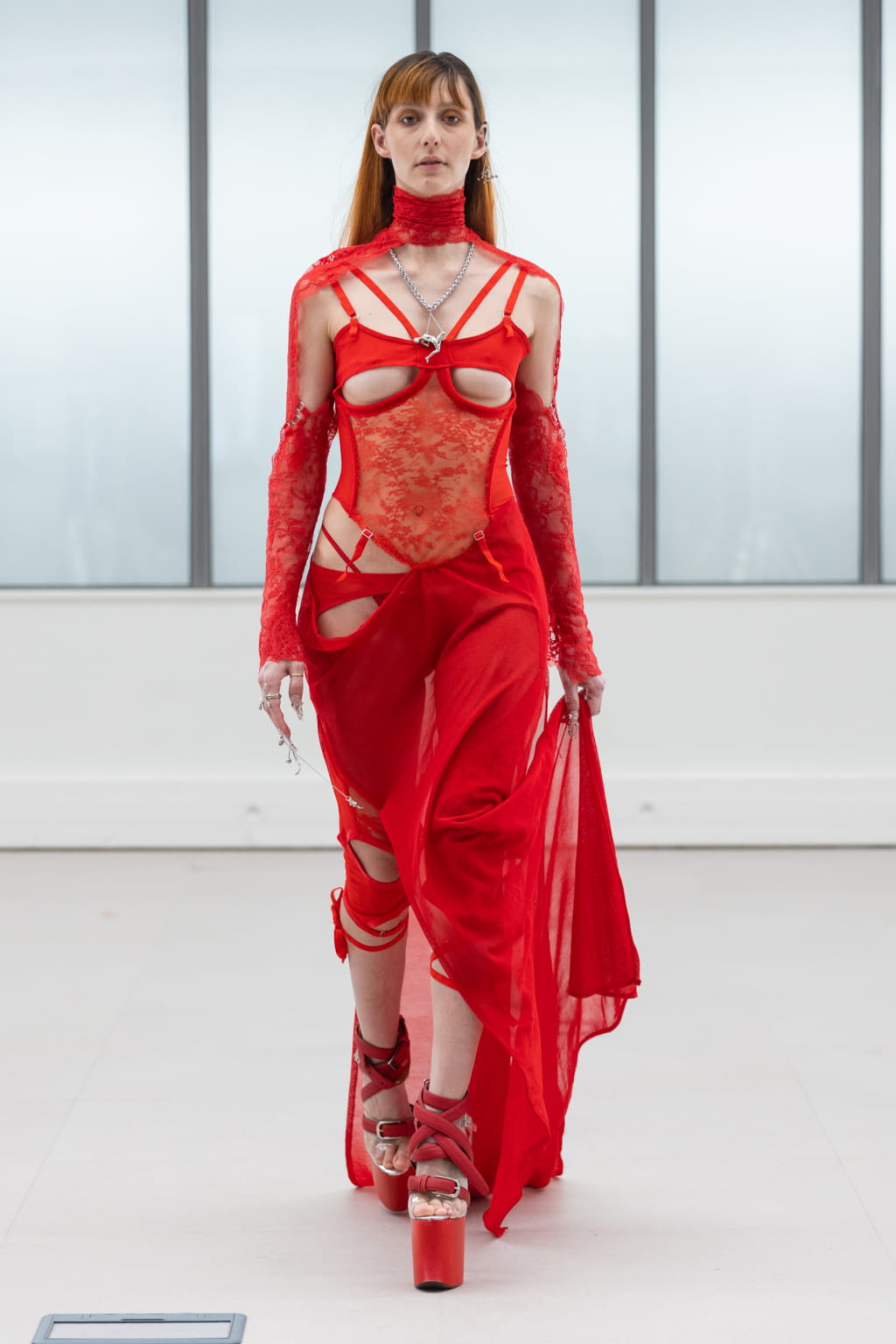 Fashion Week Paris Fall/Winter 2022 look 174 from the IFM PARIS collection womenswear