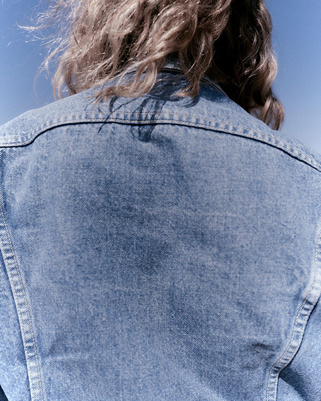 Fashion Week Paris Fall/Winter 2024 look 12 from the Birkenstock 1774 collection menswear accessories