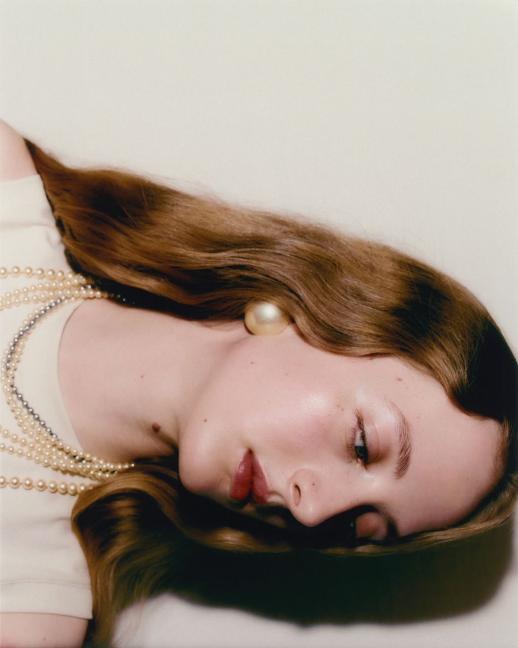 Fashion Week Paris Fall/Winter 2024 look 65 from the Birkenstock 1774 collection menswear accessories