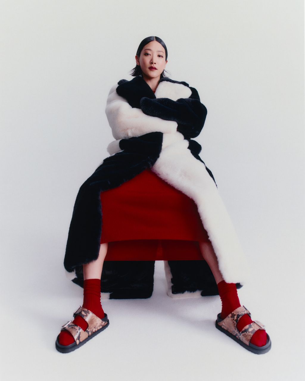 Fashion Week Paris Fall/Winter 2024 look 106 from the Birkenstock 1774 collection menswear accessories