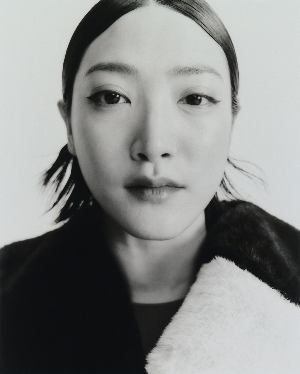 Fashion Week Paris Fall/Winter 2024 look 107 from the Birkenstock 1774 collection 女装配饰