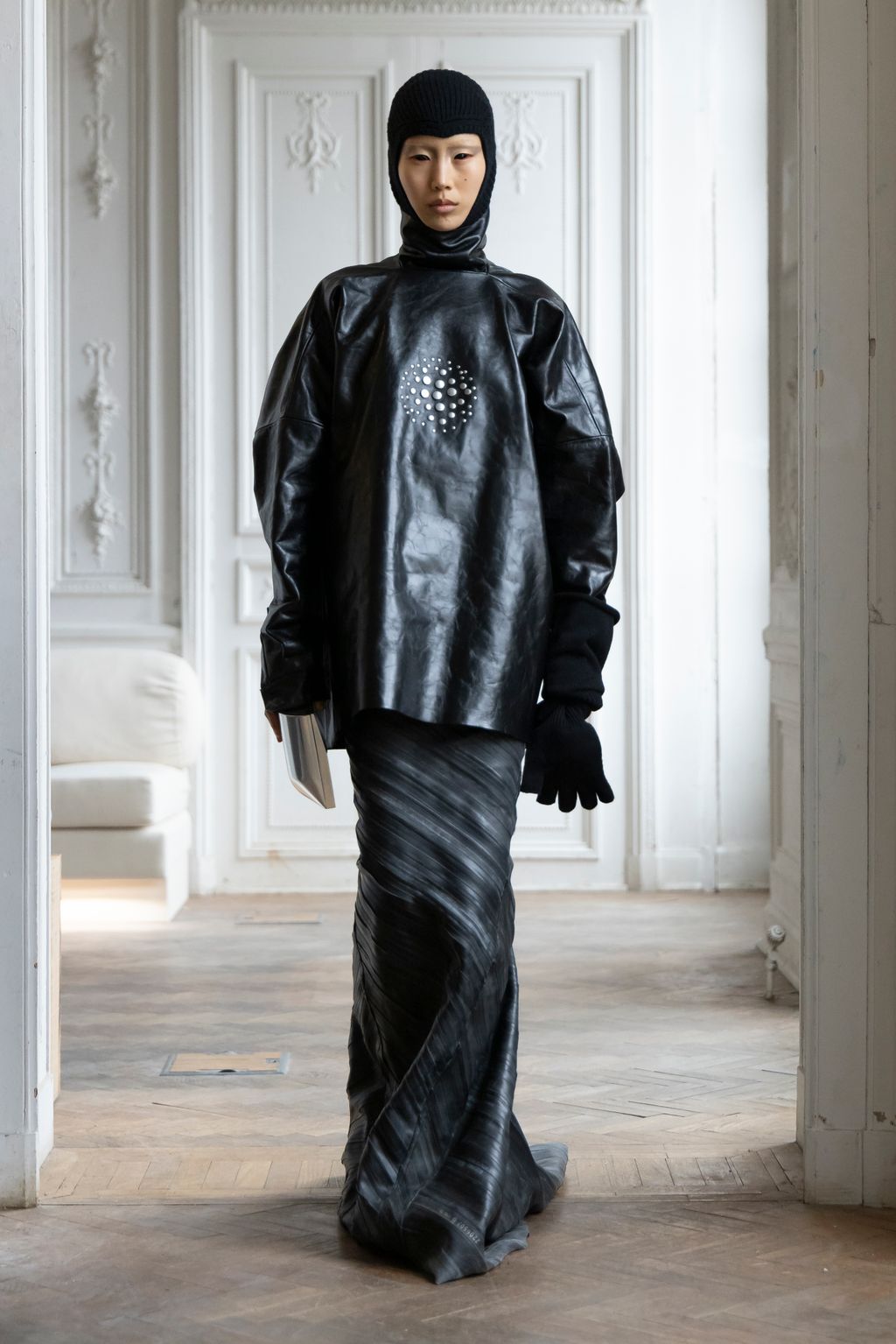 Fashion Week Paris Fall/Winter 2024 look 18 de la collection Rick Owens womenswear