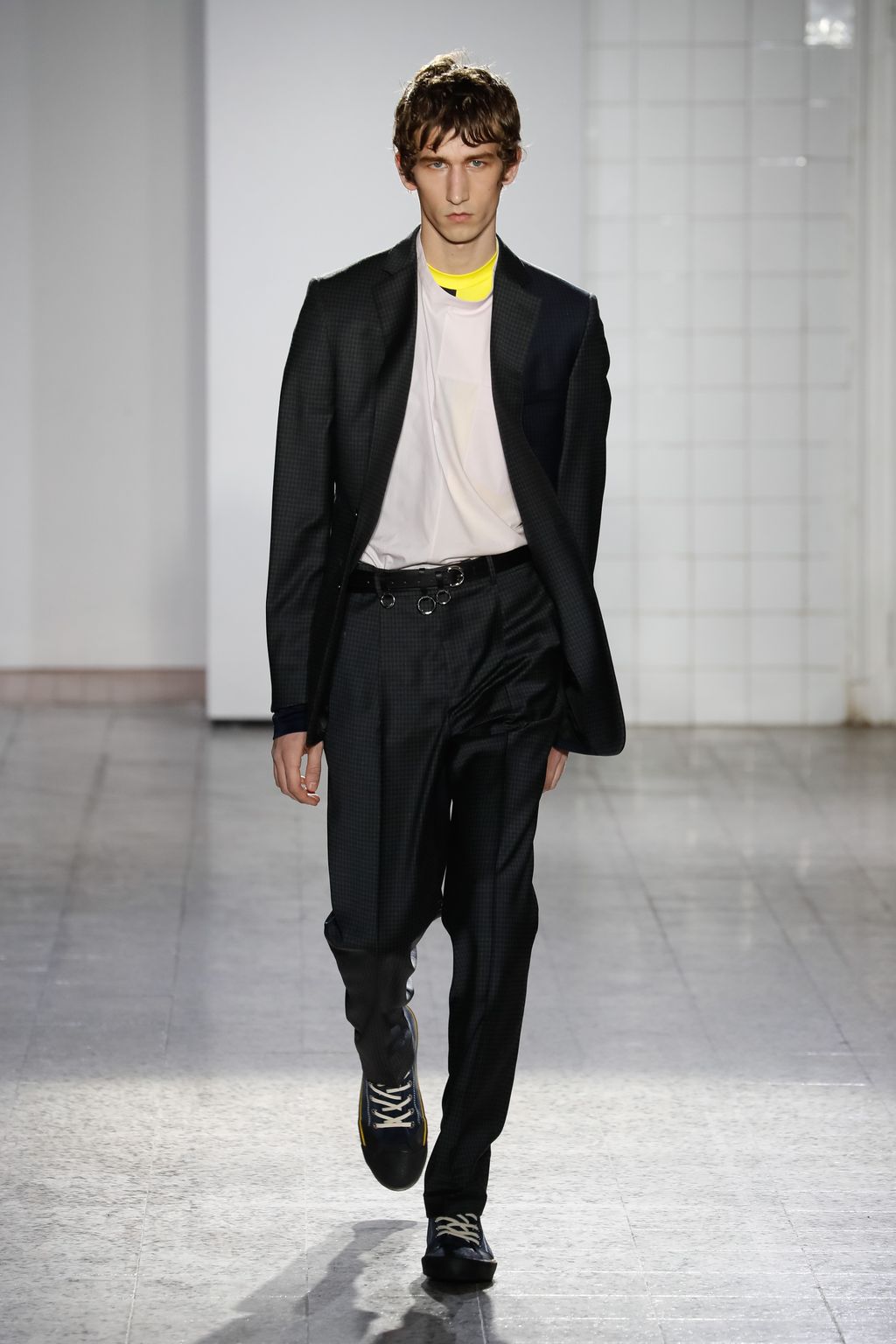 Fashion Week Milan Fall/Winter 2017 look 18 from the Cédric Charlier collection 男装