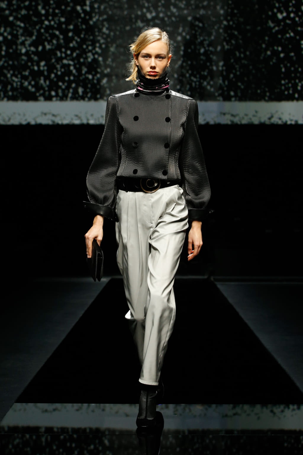 Fashion Week Milan Fall/Winter 2020 look 18 from the Giorgio Armani collection womenswear