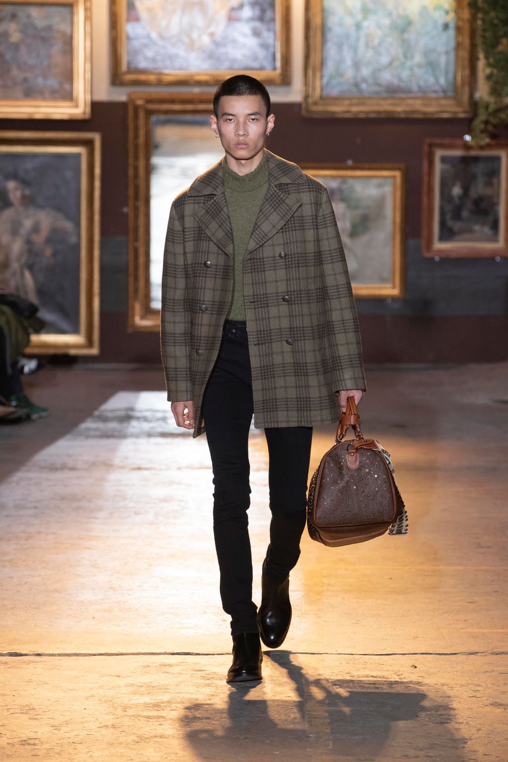 Fashion Week Milan Fall/Winter 2020 look 18 from the Etro collection 男装